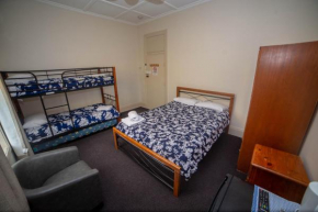 Отель Australian Hotel  Баллина
